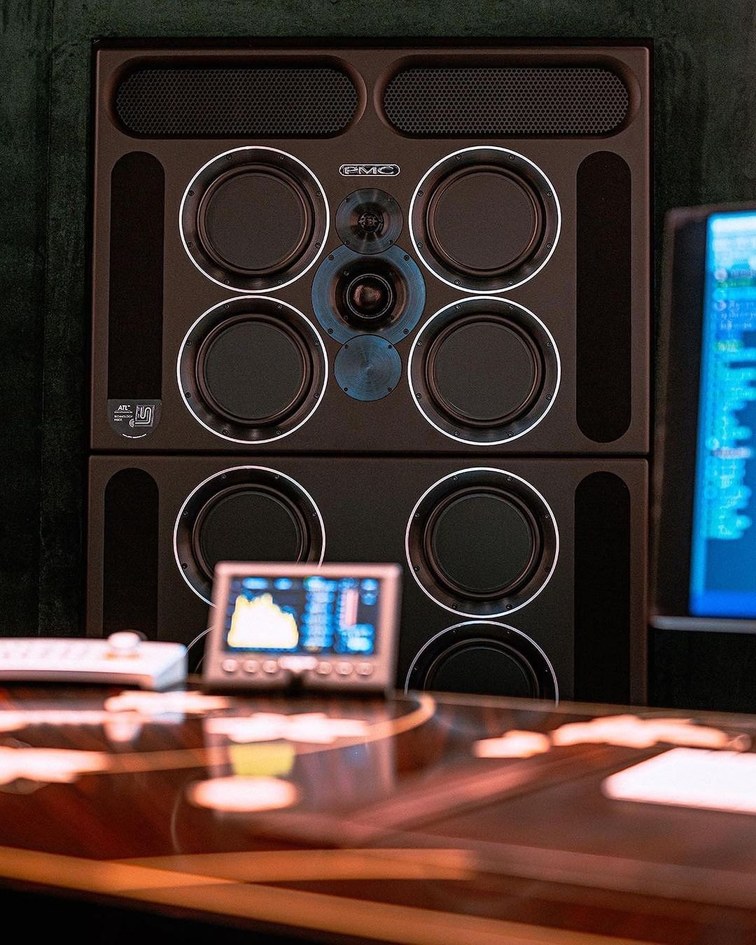 The 8-Studio Complex กับ Setup PMC Monitor QB1-XBD,MB3-XBD, 1B1S และ 6-2