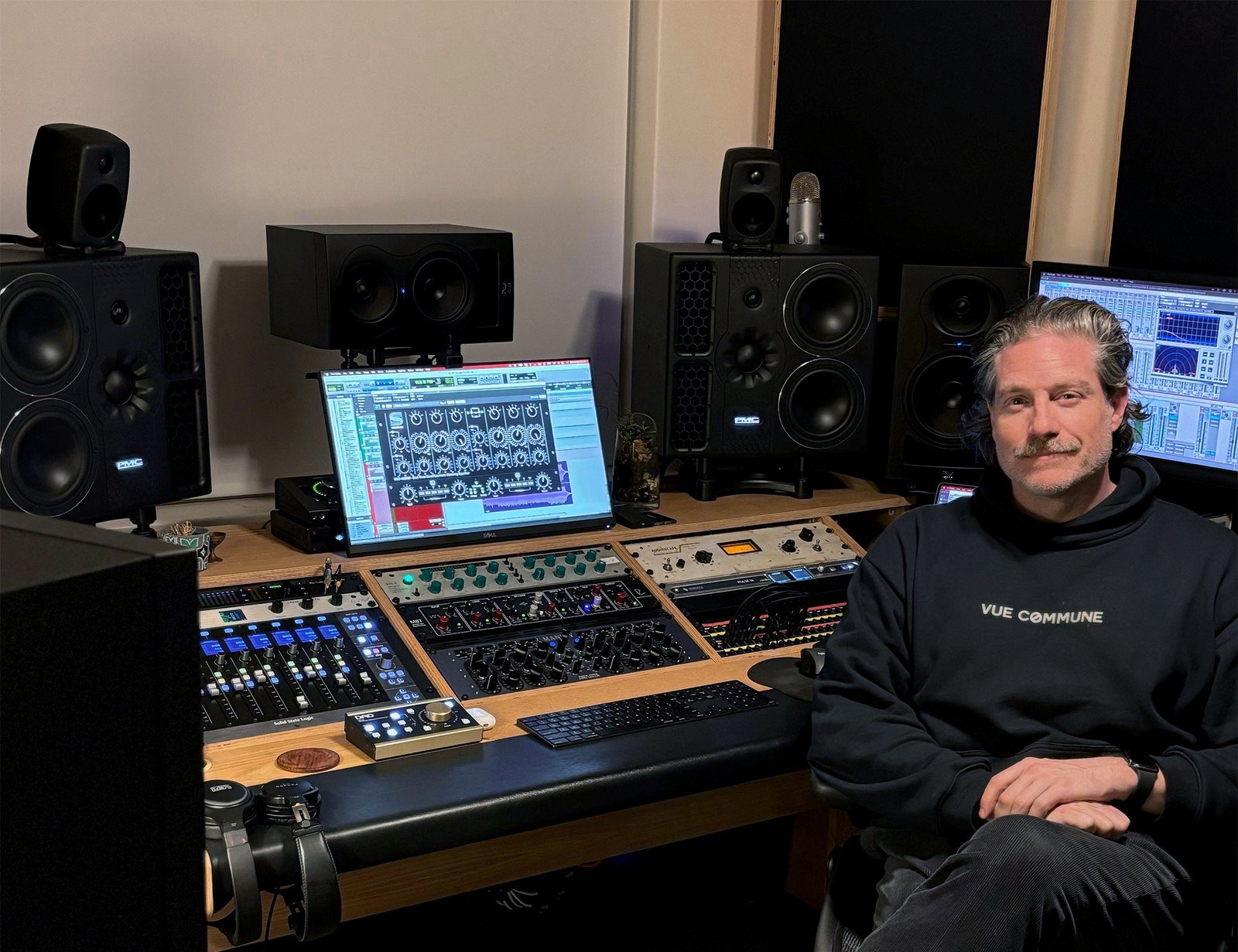 Cam Trewin เลือกใช้ PMC6-2 Monitors ใน Studio ที่ Australia