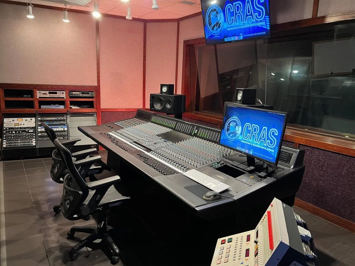 นักเรียน CRAS เรียนรู้การทำงานบนคอนโซล SSL ORIGIN