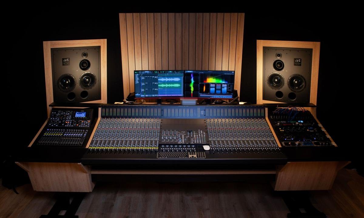 Estudios El Dorado สตูดิโอระดับโลกในเอกวาดอร์กับ SSL ORIGIN