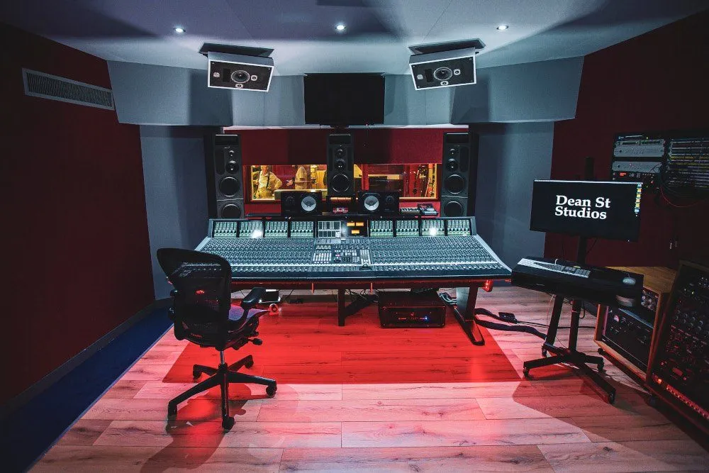 ระบบมอนิเตอร์ Dolby Atmos จาก PMC ที่สตูดิโอ Dean Street ลอนดอน