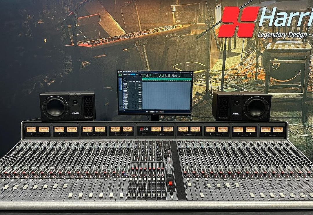 บูธ Solid State Logic ในงาน AES 2023 พร้อมลำโพงมอนิเตอร์ PMC