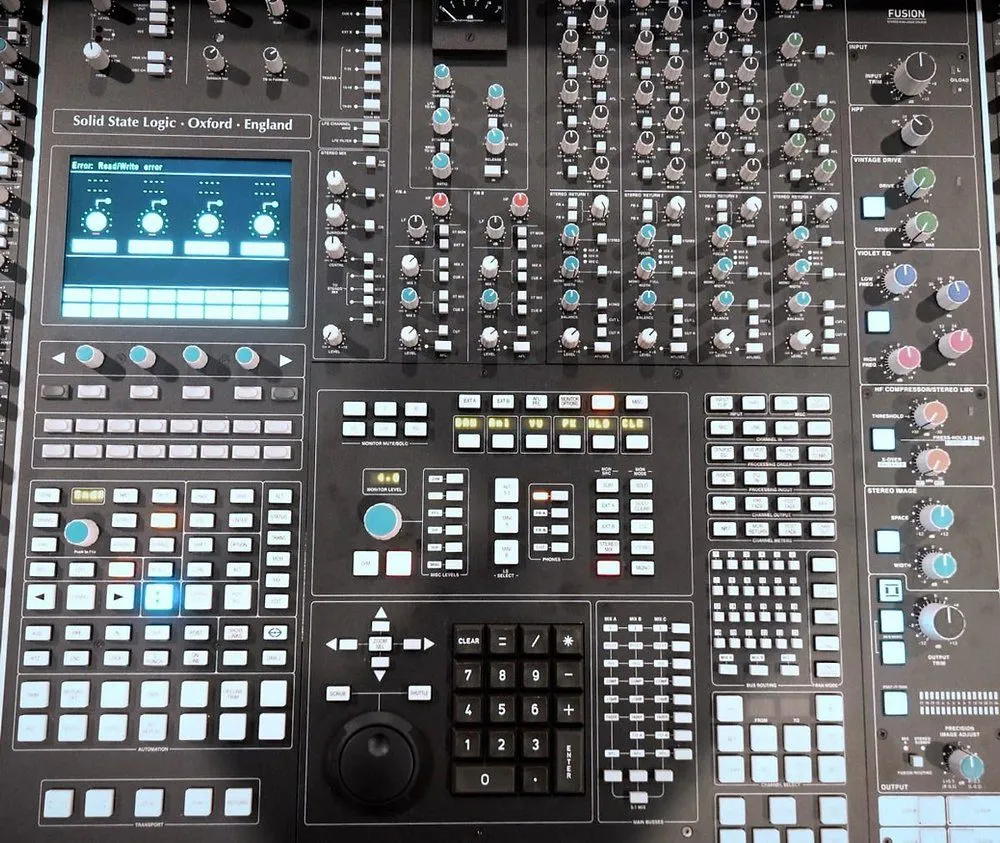 SSL Duality Fuse ที่ Stankonia Studios