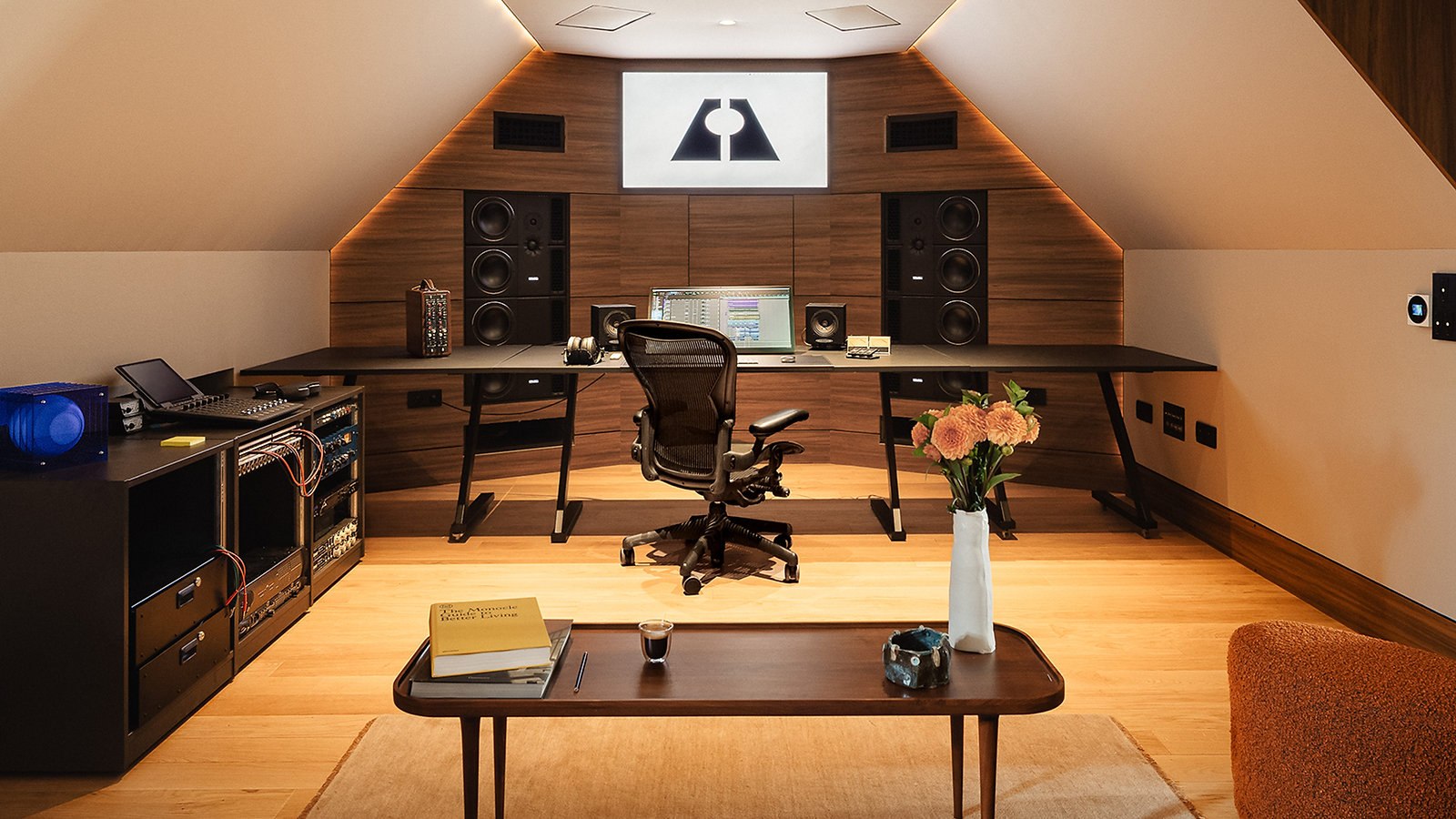 Studio 57 กับระบบเสียงจาก PMC 8-2 XBD