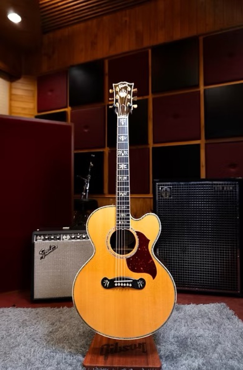 Gibson 30th Anniversary J-2000