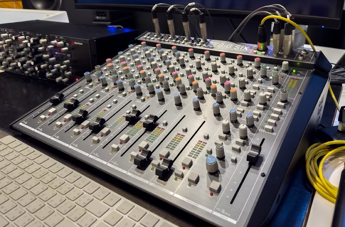 SSL BiG SiX console